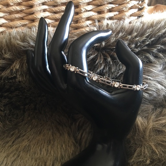 Vintage silver tone clear rhinestone link bracelet - Picture 2 of 8